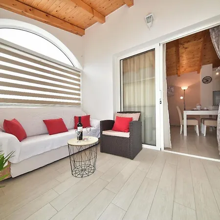 Irena Apartamento *