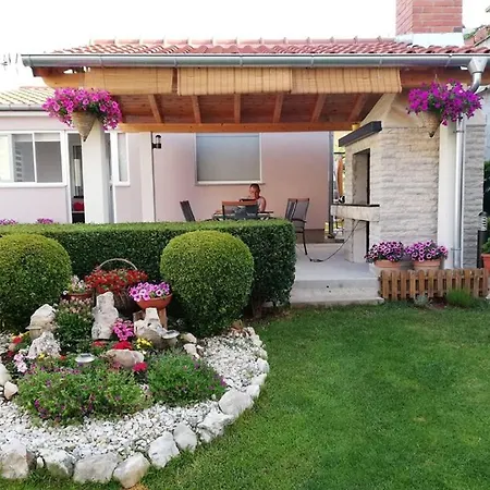 House Irena 1 포세다르예