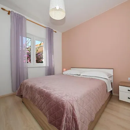 Irena Apartamento