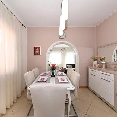 Irena Apartment Posedarje