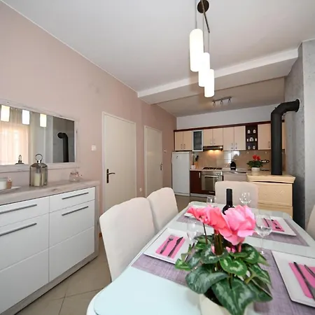 Irena Apartamento *