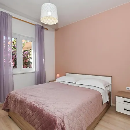 Irena Apartamento *