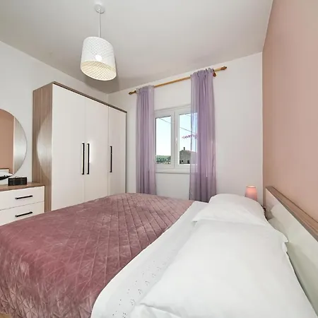 House Irena 1 포세다르예
