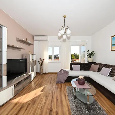 Irena Apartamento