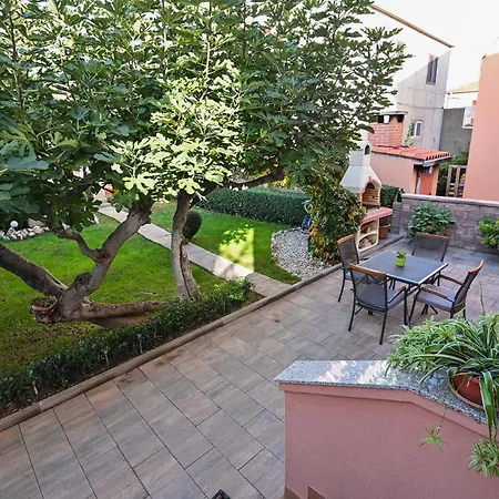 Apartamento Irena *