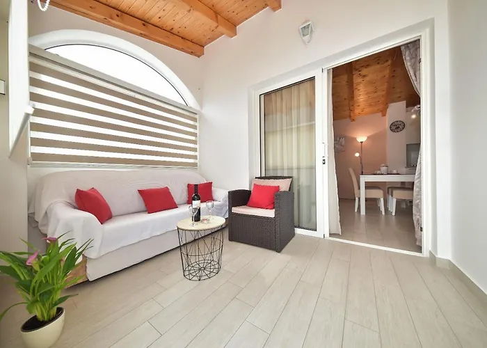 Irena Apartman *