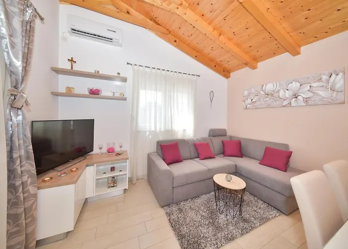 Irena Apartman *