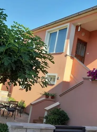 Irena Apartman