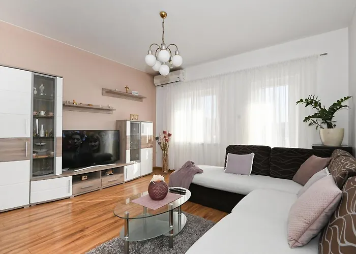 Irena Apartman