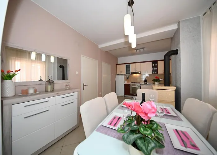 Irena Apartman *