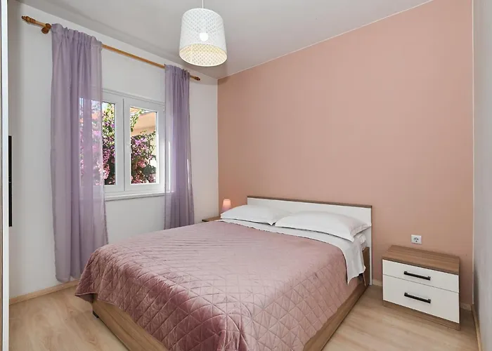 Irena Apartman *