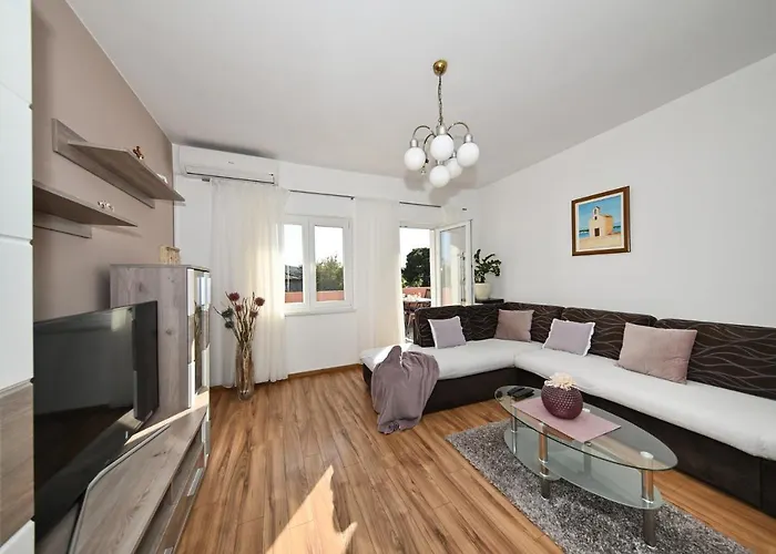 Irena Apartman