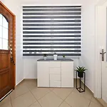 House Irena 1 *