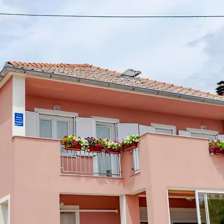 Apartamento Irena Posedarje