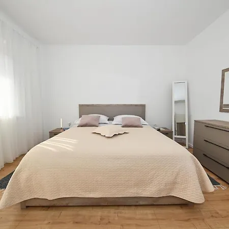 House Irena 1 Apartamento Posedarje